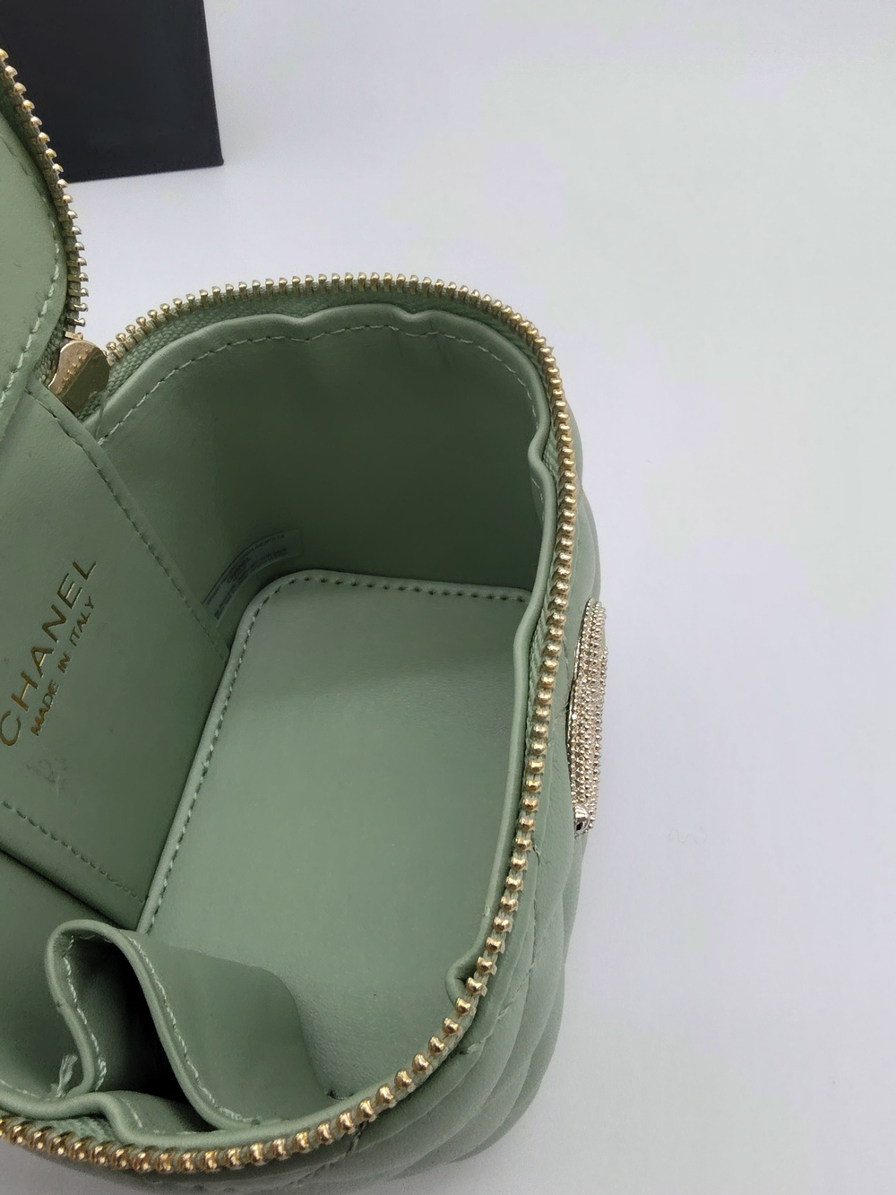 CHANEL Mint Green Vanity Bag Pearl Handle Quilted CC Crossbody Rare NIB GWP - Picture 13 of 14